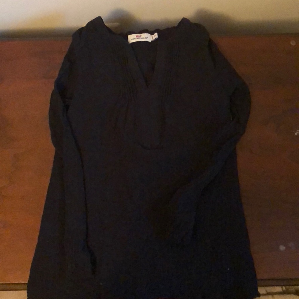 Vineyard vines black crepe top